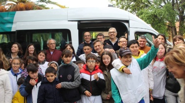 Bolívar: La Escuela de Educación especial N°501 recibió una nueva combi 0KM