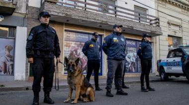 Azul: Acto homenaje a los policías federales caídos en cumplimiento del deber