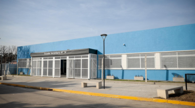 Achával: “Seguimos construyendo un futuro mejor con más escuelas para nuestros jóvenes”