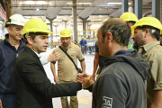 Kicillof en Olavarría: reunión con empresarios y trabajadores, críticas al Gobierno y al pedido de reimprimir boletas