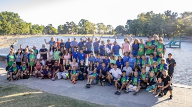 Azul: El intendente hizo entrega de elementos deportivos para las escuelas de verano municipales
