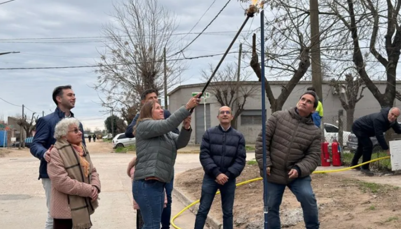 Inauguraron el gas natural en los barrios Pompeya y Parque que beneficia directamente a 71 familias