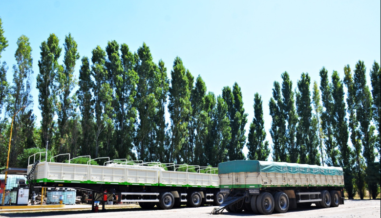 El intendente Wesner visitó la empresa de transportes Cannesa en Hinojo