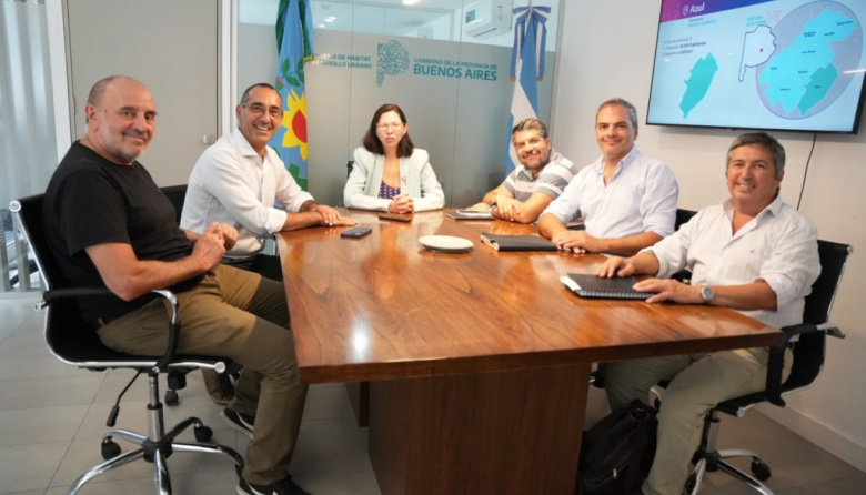 El intendente Sombra firmó un convenio de leasing para compra de equipamiento