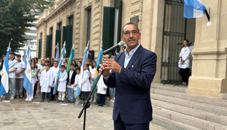 Azul oficializó el Boleto Estudiantil Gratuito para primaria y secundaria