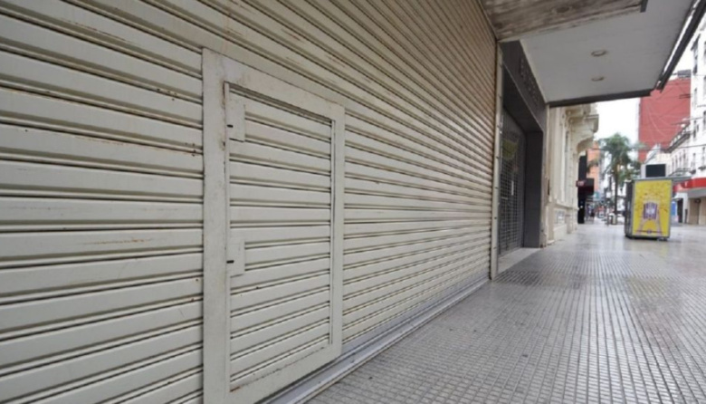 Un informe detectó 3.165 cierres de comercios y fábricas en territorio bonaerense