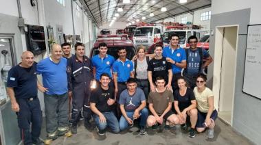 Bomberos de Bolívar trabajan entre los escombros del hotel Dubrovnik