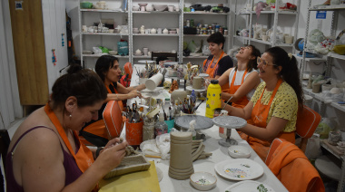 Por qué cada vez más personas eligen la cerámica para encontrarse y calmar la mente