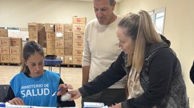 Roque Pérez: Entrega de anteojos a cargo del consultorio oftalmológico móvil