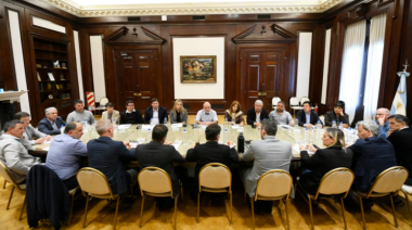 Intendentes recurren al Banco Provincia para financiar maquinaria y equipos