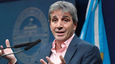 Caputo negó su salida del Gobierno en un cruce por X