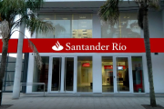 Banco Santander oficializó el cierre de su sucursal en Roque Pérez y lo justificó por la digitalización