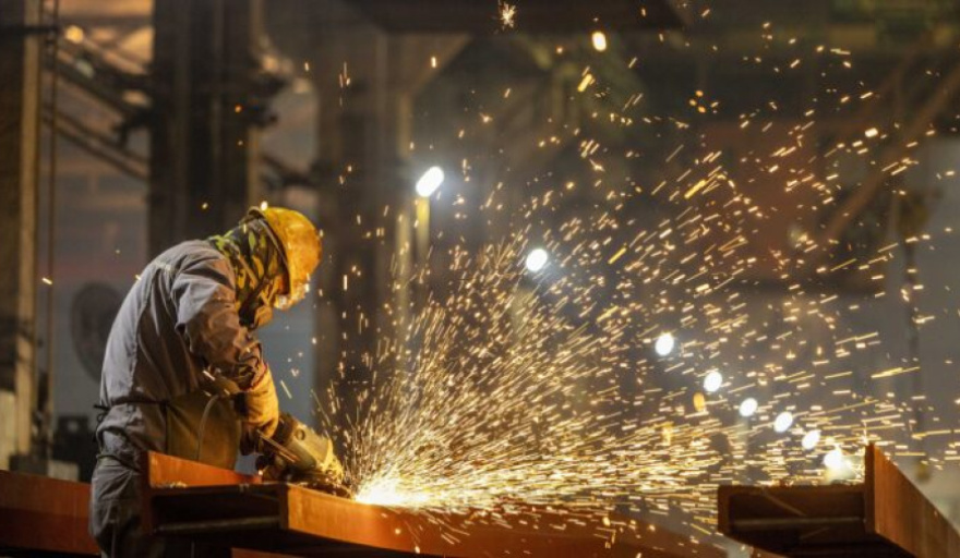 Más de 1.500 despidos en Olavarría y Pilar: impacto del freno a la obra pública y la caída de ventas